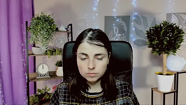 Snapshot of MartaEdams chatting on March 13, 6:20 am MartaEdams online show from March 13, 6:20 am