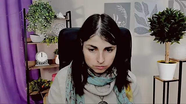 Snapshot of MartaEdams chatting on March 17, 6:28 am MartaEdams online show from March 17, 6:28 am