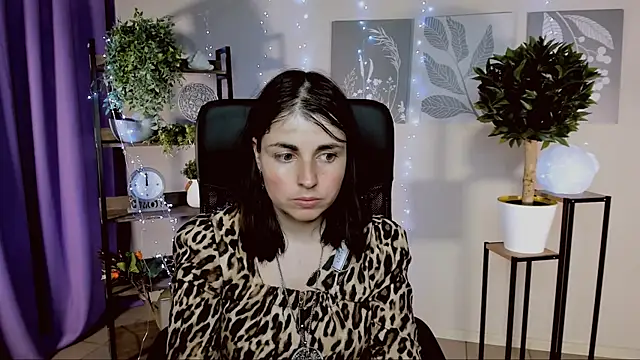 Snapshot of MartaEdams chatting on April 1, 1:41 pm MartaEdams online show from April 1, 1:41 pm