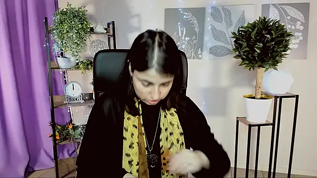 Snapshot of MartaEdams chatting on April 4, 6:00 am MartaEdams online show from April 4, 6:00 am