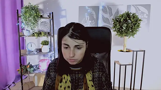 Snapshot of MartaEdams chatting on April 9, 6:30 am MartaEdams online show from April 9, 6:30 am