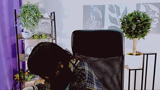 Snapshot of MartaEdams chatting on April 14, 6:19 am MartaEdams online show from April 14, 6:19 am