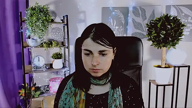 Snapshot of MartaEdams chatting on April 16, 6:25 am MartaEdams online show from April 16, 6:25 am