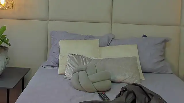 Snapshot of SamayRyann chatting on June 12, 1:54 pm SamayRyann online show from June 12, 1:54 pm