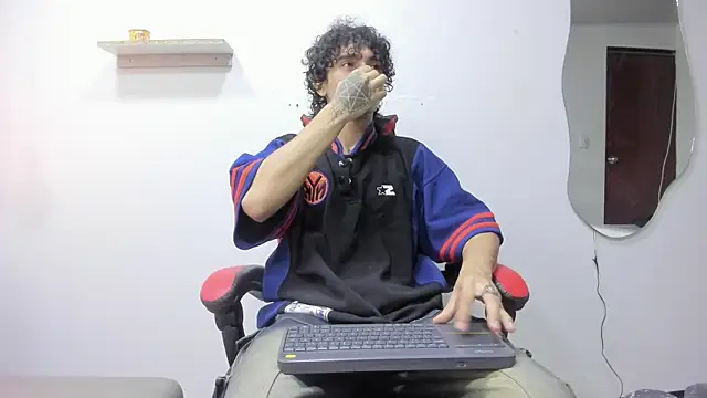 JackesTaylor online show from October 25, 5:37 am