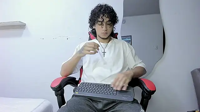 JackesTaylor online show from November 14, 4:44 am