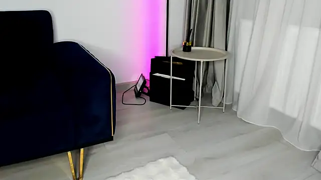 Snapshot of SluttyMaddy chatting on January 9, 11:39 pm SluttyMaddy online show from January 9, 11:39 pm