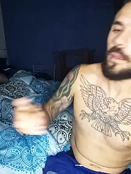 parejajuguetona420 online show from May 14, 2:51 am