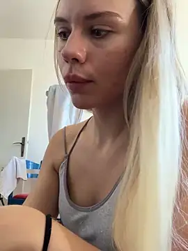 Snapshot of SexyMommyKate chatting on September 21, 12:51 pm SexyMommyKate online show from September 21, 12:51 pm