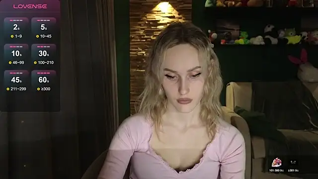 Snapshot of Belle_Vill3575 chatting on December 5, 10:46 am Belle Vill3575 online show from December 5, 10:46 am