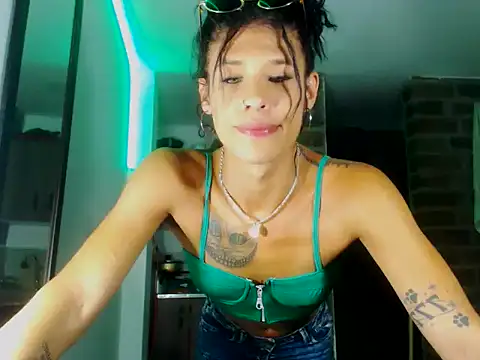 Snapshot of beautiful_taty chatting on October 2, 5:47 am beautiful taty online show from October 2, 5:47 am