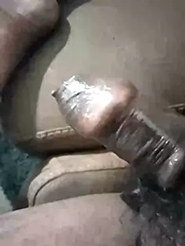 Curvy Pounder online show from November 18, 12:49 am