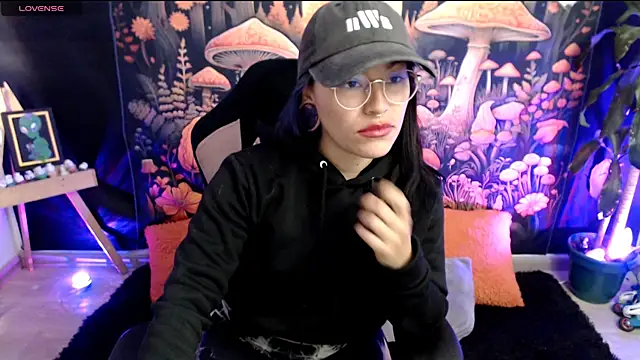 LunaBunny8 online show from November 6, 3:13 pm