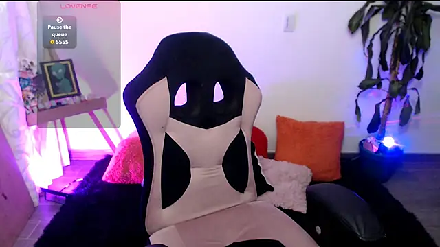 LunaBunny8 online show from November 13, 1:59 am