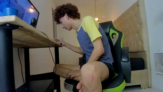 Darkknightx01 online show from November 4, 3:27 am