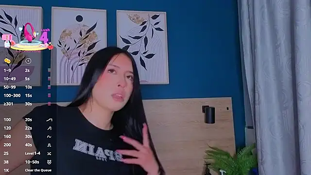 SarahMiler  online show from October 6, 11:40 am