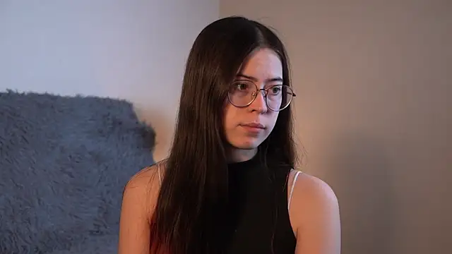 ywixos online show from December 19, 2:24 pm