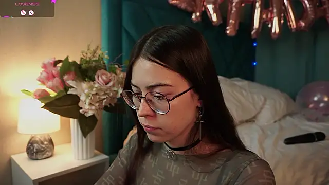 ywixos online show from February 24, 2:26 pm