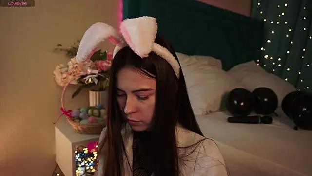 ywixos online show from April 7, 2:50 pm