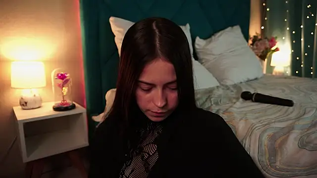 ywixos online show from April 15, 7:58 pm