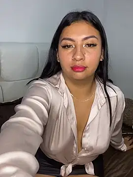 Snapshot of Issa_Santana chatting on March 2, 9:32 pm Issa Santana online show from March 2, 9:32 pm