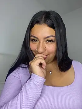 Issa Santana online show from April 4, 8:39 pm