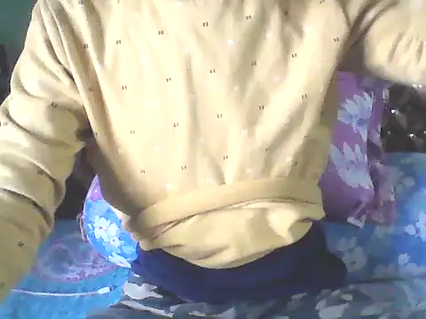 Snapshot of darkbluemoon chatting on December 23, 8:12 am darkbluemoon online show from December 23, 8:12 am