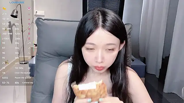 Snapshot of NiNi-baby520 chatting on October 16, 7:09 am NiNi-baby520 online show from October 16, 7:09 am