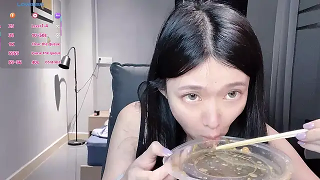 Snapshot of NiNi-baby520 chatting on November 18, 7:35 am NiNi-baby520 online show from November 18, 7:35 am