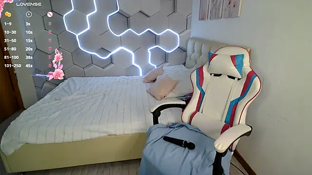 Snapshot of aliicemeow chatting on July 8, 3:44 am aliicemeow online show from July 8, 3:44 am