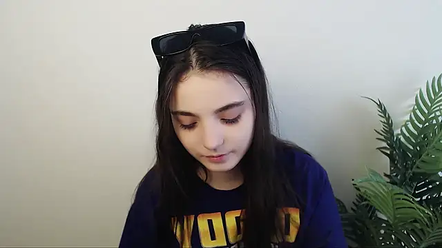 Sun Shine   online show from October 18, 7:09 am