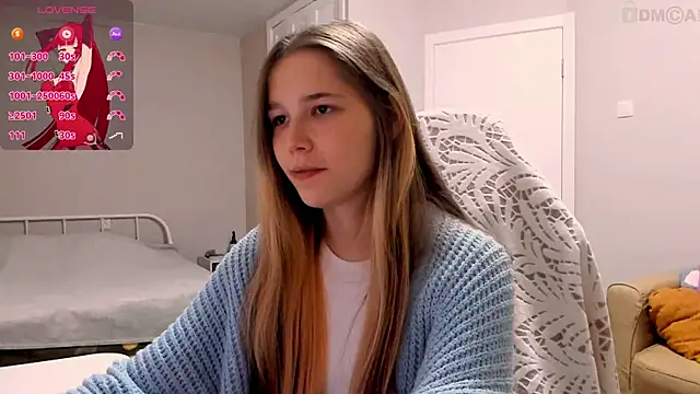 Snapshot of ValerieBubbles chatting on October 8, 4:37 pm ValerieBubbles online show from October 8, 4:37 pm