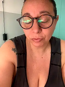 LupeLok online show from November 3, 3:13 pm