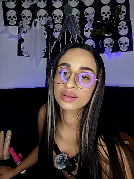 issis22 online show from October 29, 5:42 am