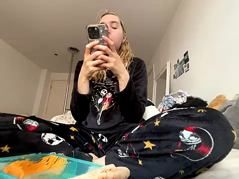 violetcutie online show from September 28, 3:06 pm