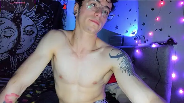 puepleholly online show from January 18, 11:30 pm