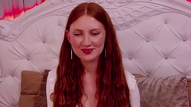 SaraMoor online show from October 21, 4:30 pm