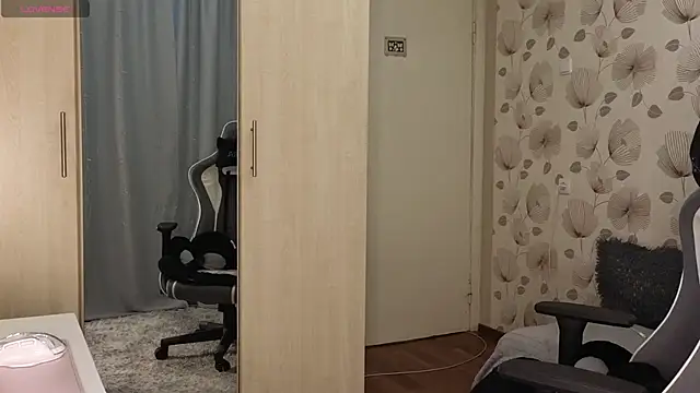  cute ice online show from May 21, 7:37 am