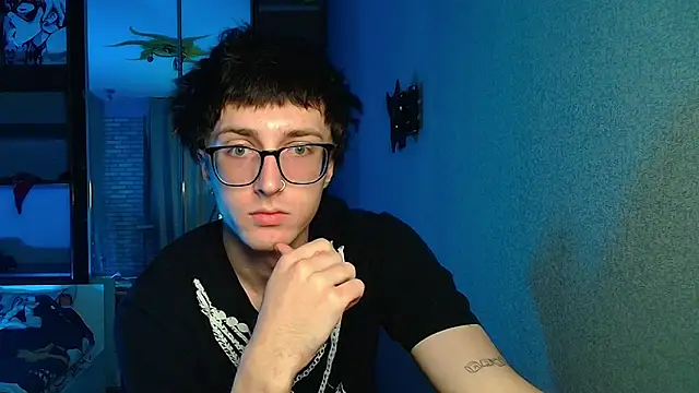 Snapshot of 8goat chatting on December 1, 2:16 am 8goat online show from December 1, 2:16 am