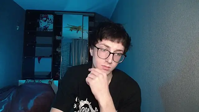 Snapshot of 8goat chatting on December 5, 3:04 am 8goat online show from December 5, 3:04 am