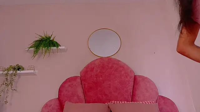 Snapshot of TiffValentinee_ chatting on October 15, 7:58 pm TiffValentinee online show from October 15, 7:58 pm