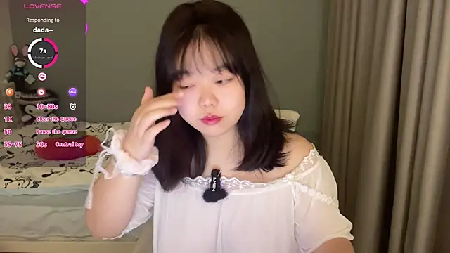 Kittenfishing online show from November 1, 6:32 pm