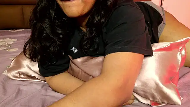 Gulaboo100 online show from November 27, 8:00 pm