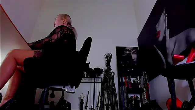 demisweet online show from February 23, 6:55 am