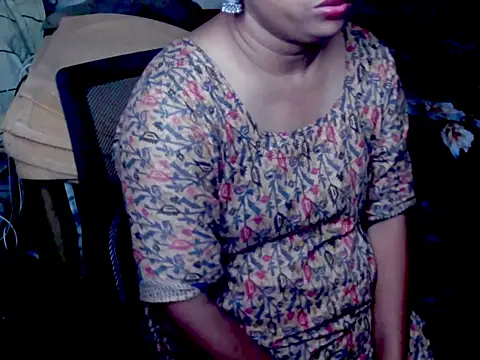 Snapshot of LushVamp chatting on October 18, 3:35 pm LushVamp online show from October 18, 3:35 pm