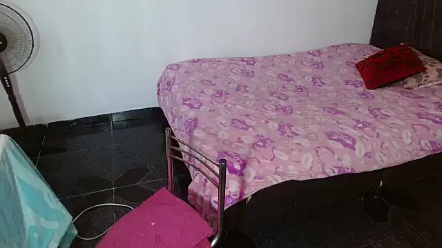 Snapshot of sol_caliente1 chatting on December 21, 7:32 pm sol caliente1 online show from December 21, 7:32 pm