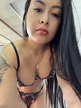 Snapshot of CrisMarulanda chatting on April 8, 2:06 pm CrisMarulanda online show from April 8, 2:06 pm