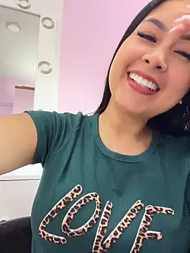 Snapshot of CrisMarulanda chatting on May 14, 4:14 pm CrisMarulanda online show from May 14, 4:14 pm