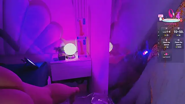 hinata dolly online show from April 8, 11:10 am