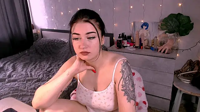 Snapshot of Katie_Kiss chatting on June 3, 7:44 am Katie Kiss online show from June 3, 7:44 am
